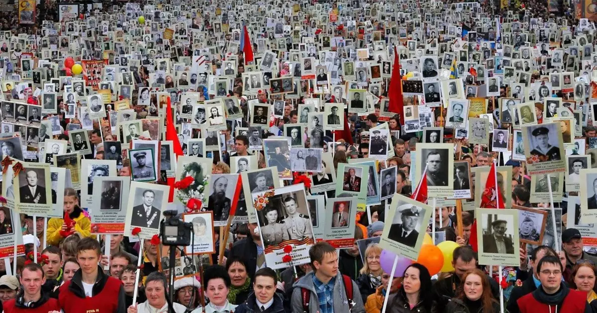 Immortal Regiment - Folkets minne, bashed over tiår