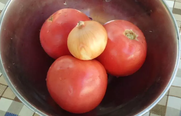 ווי צו צוגרייטן דעם טראדיציאנעלן אוזבעקיש סאַלאַט 