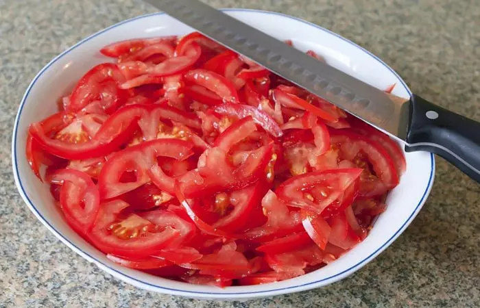 Ki jan yo prepare tradisyonèl sòs salad a Uzbek 