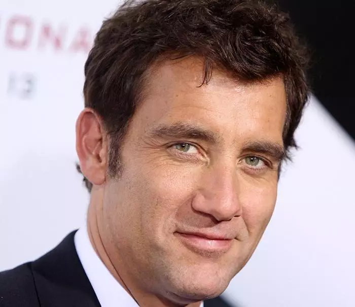 Artist Clive Owen.