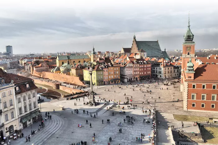 Iň ýokary gatlaklar Warşawa, baryp ýetmeli