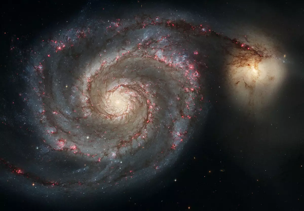 Kunze kwechirungu ichi: Iyo Whirlpool Galaxy (M51) uye shamwari gala