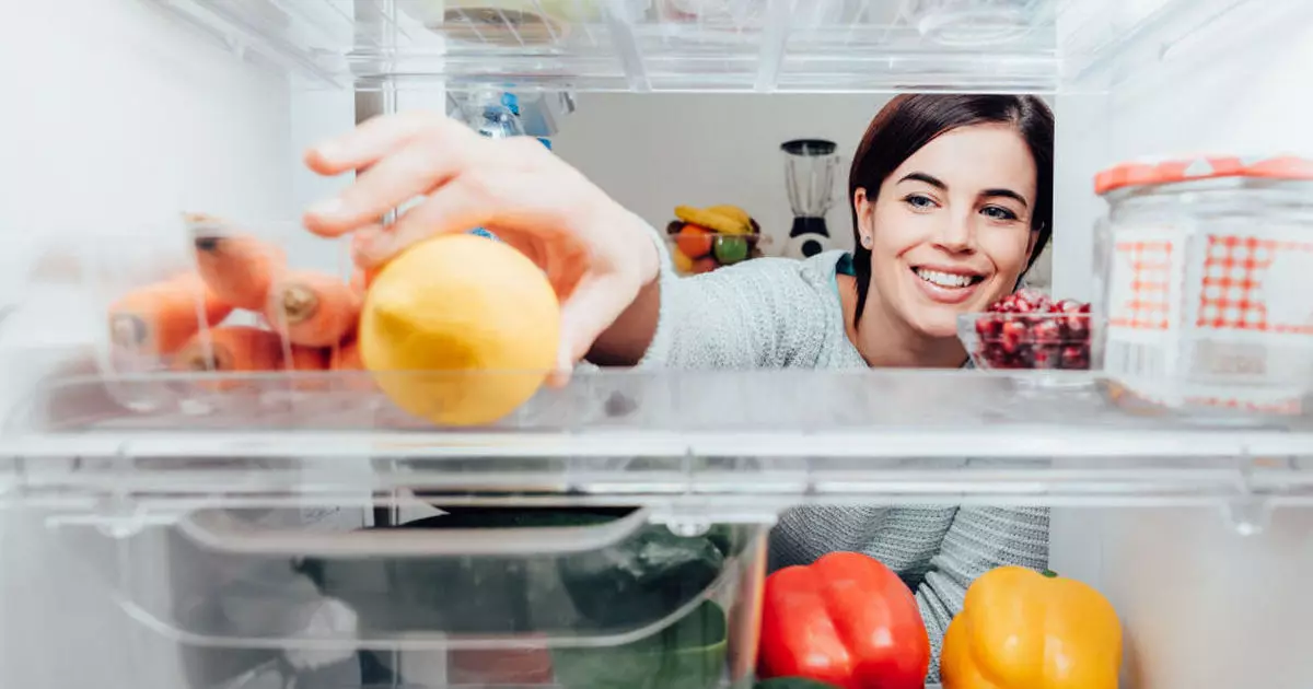 5 trukoj kun kiuj la fridujo helpas perdi pezon