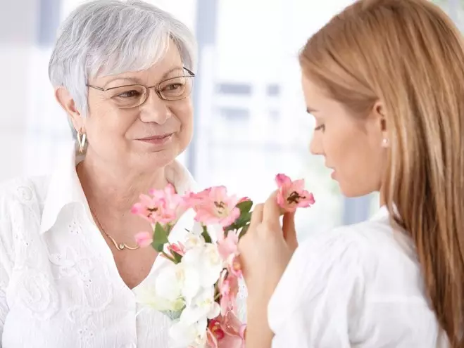 Pengenal karo ibu-ibu ing mbesuk: Kepiye cara nggawe kesan sing apik? 35755_1