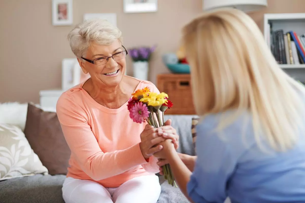 Ma vihkan oma ema-in-law. Mida teha? Näpunäiteid psühholoogi jaoks 35759_2