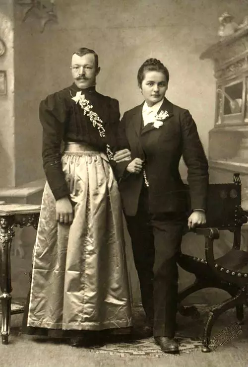 Komesch Fotoen vun der Victorian ERA