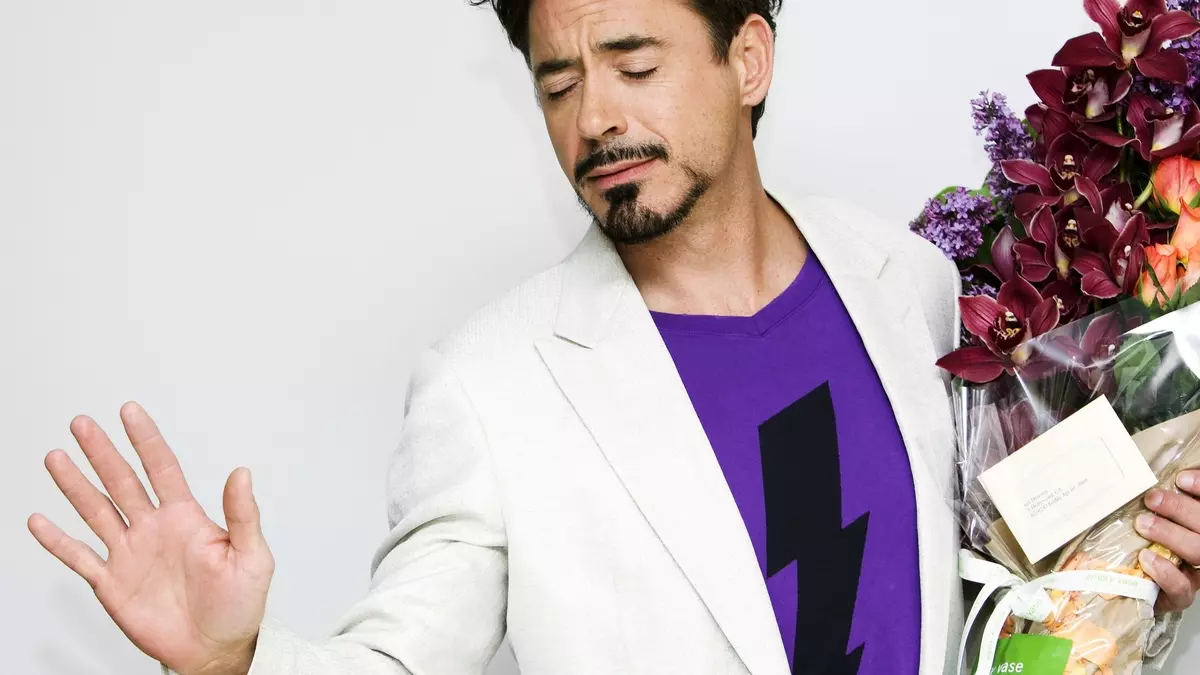 Robert Downey JR Romantisk blomster Desktop Baggrund