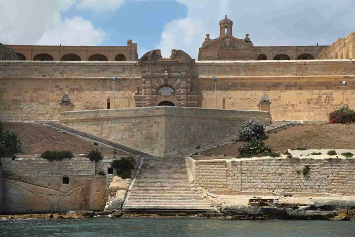 Fort manoel