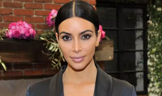 10 noslēpumi perfektu aplauzums no Kim Kardashian