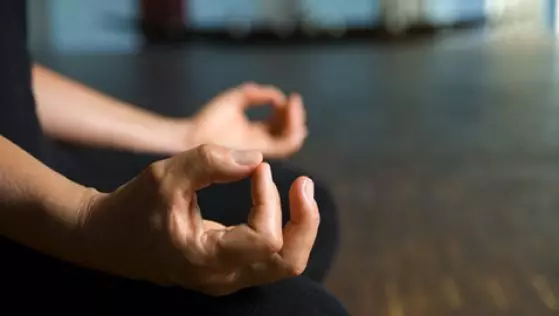 Kepiye cara nyingkirake kuatir karo meditasi omah 38048_1