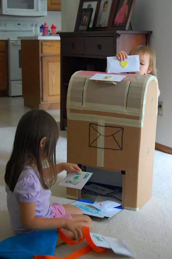 Kids-cardboard-box-aktiviteter-woohome-16