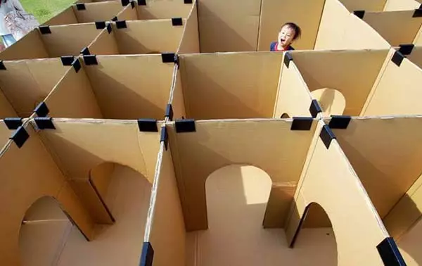 Kids-cardboard-box-aktiviteter-woohome-3