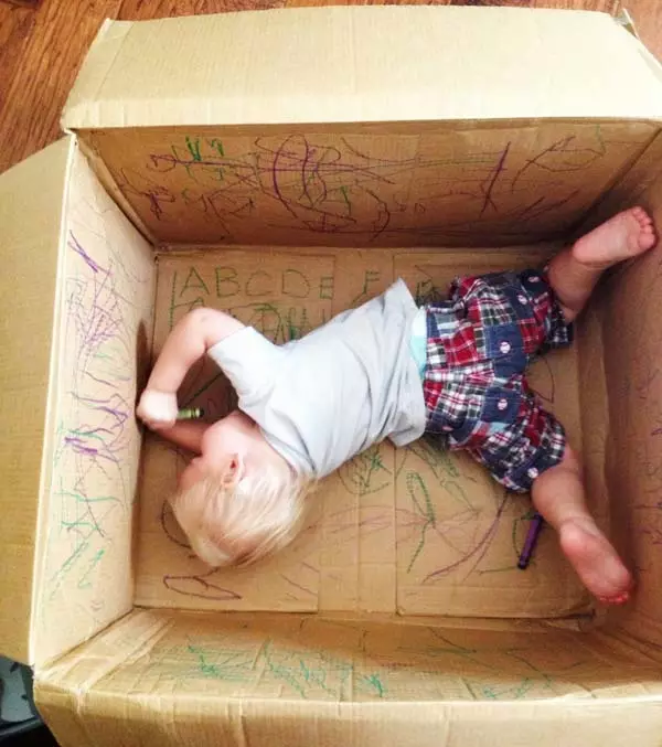 Kids-cardboard-box-aktiviteter-woohome-5