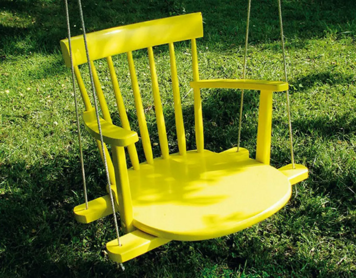 diy-kids-swing-from-an-old-rocking-chairs