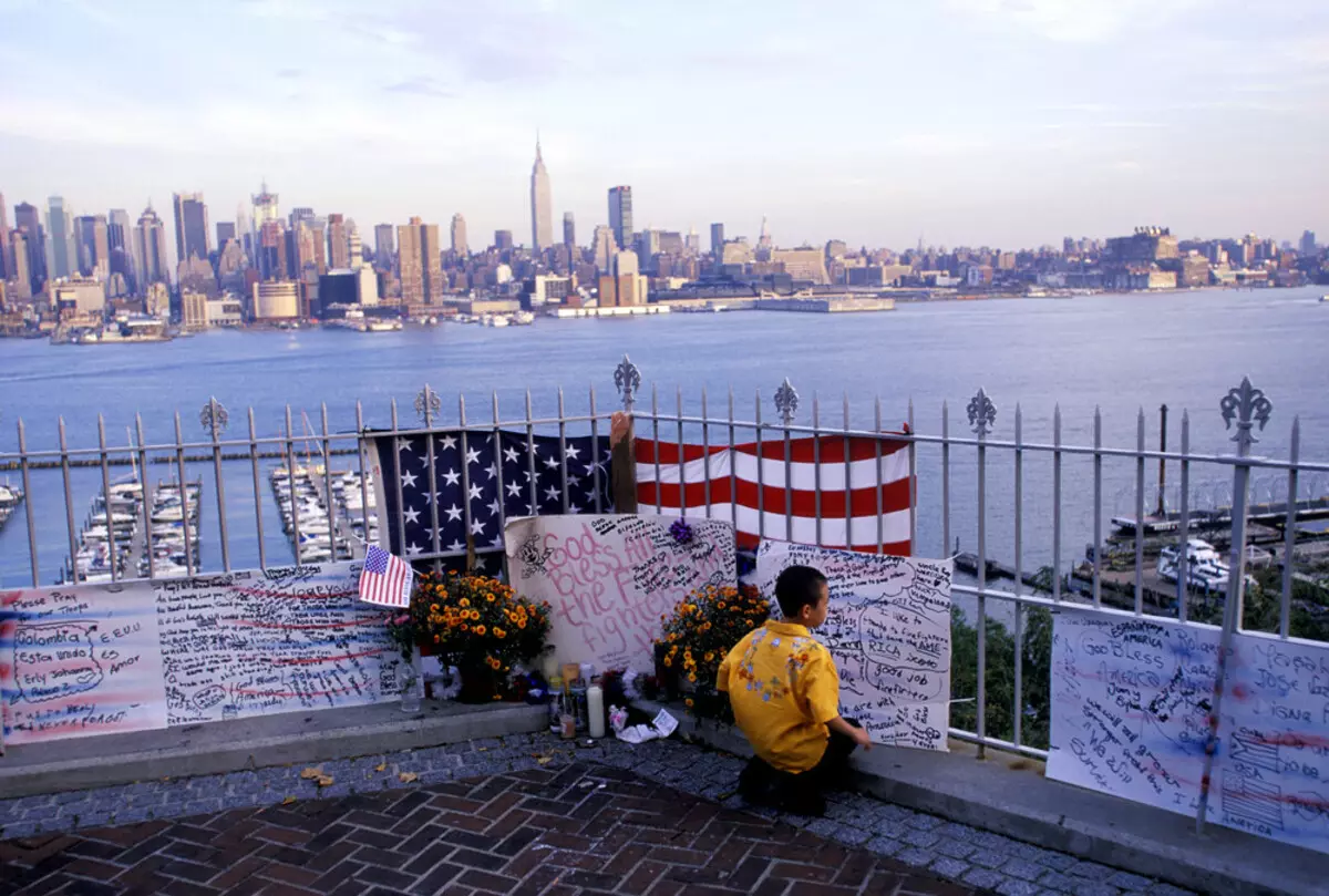 9/11: Felaketin kalbindeki beş kurtulanların hikayeleri