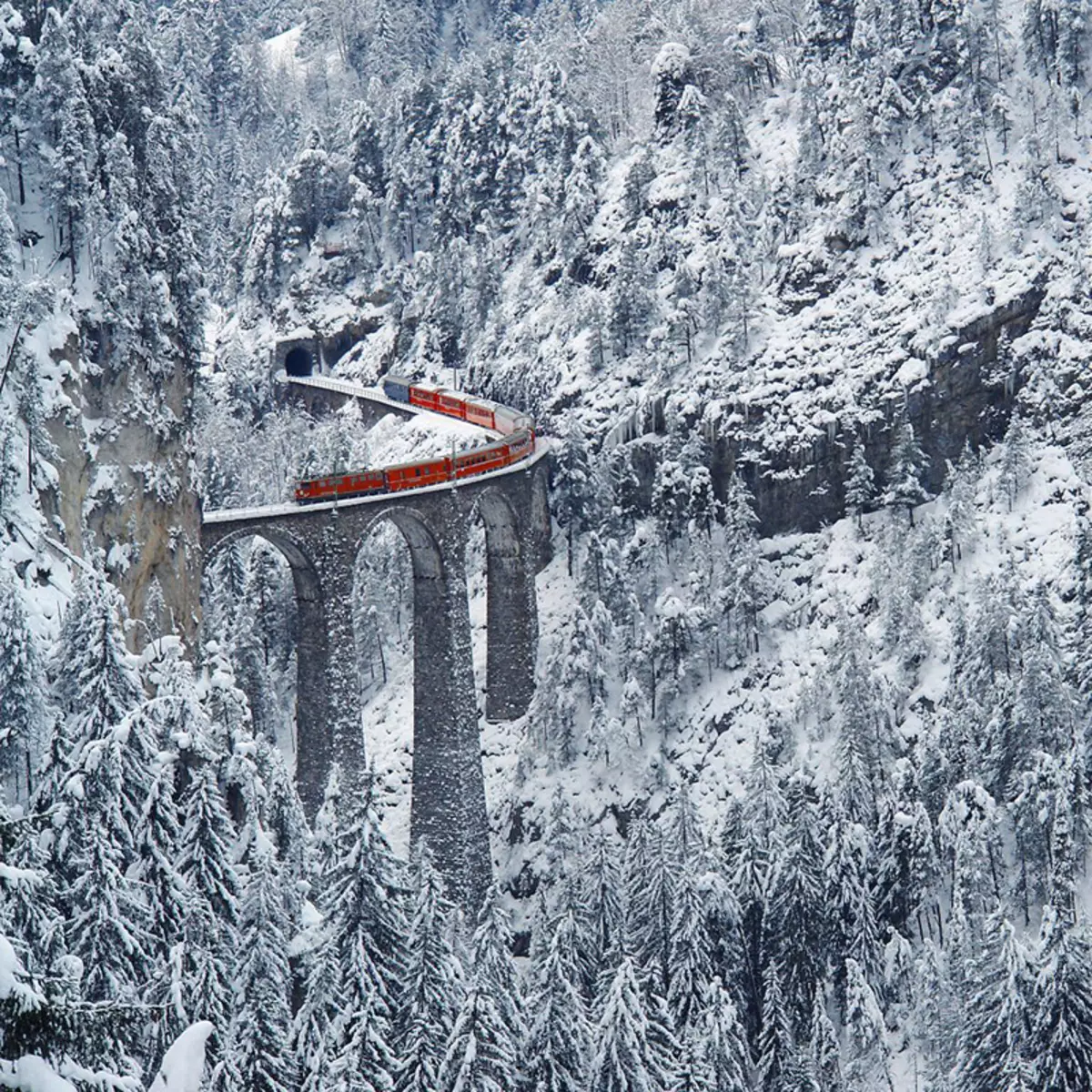 Ландвассерын viaduct.