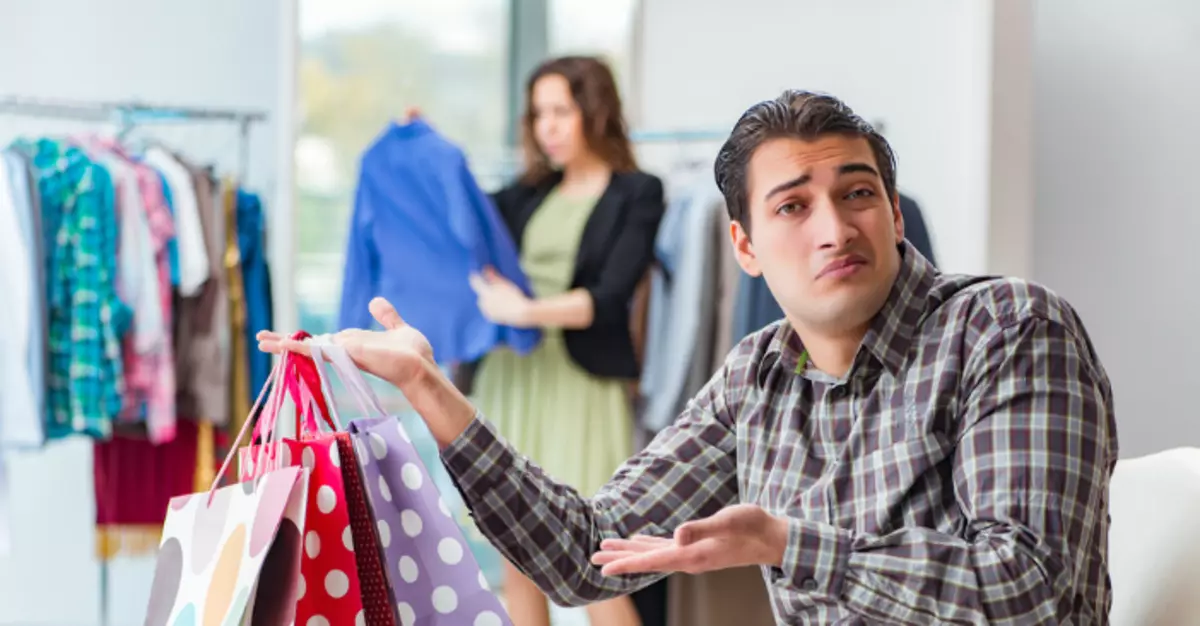 Il pleure deux heures! Et 5 autres problèmes de shopping avec son mari