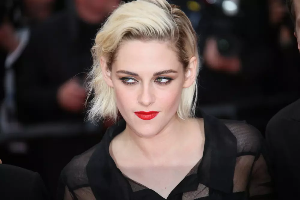 21 nóiméad scáthaithe nuair a bhíonn duine den sórt sin agat. Cosúil le Kristen Stewart