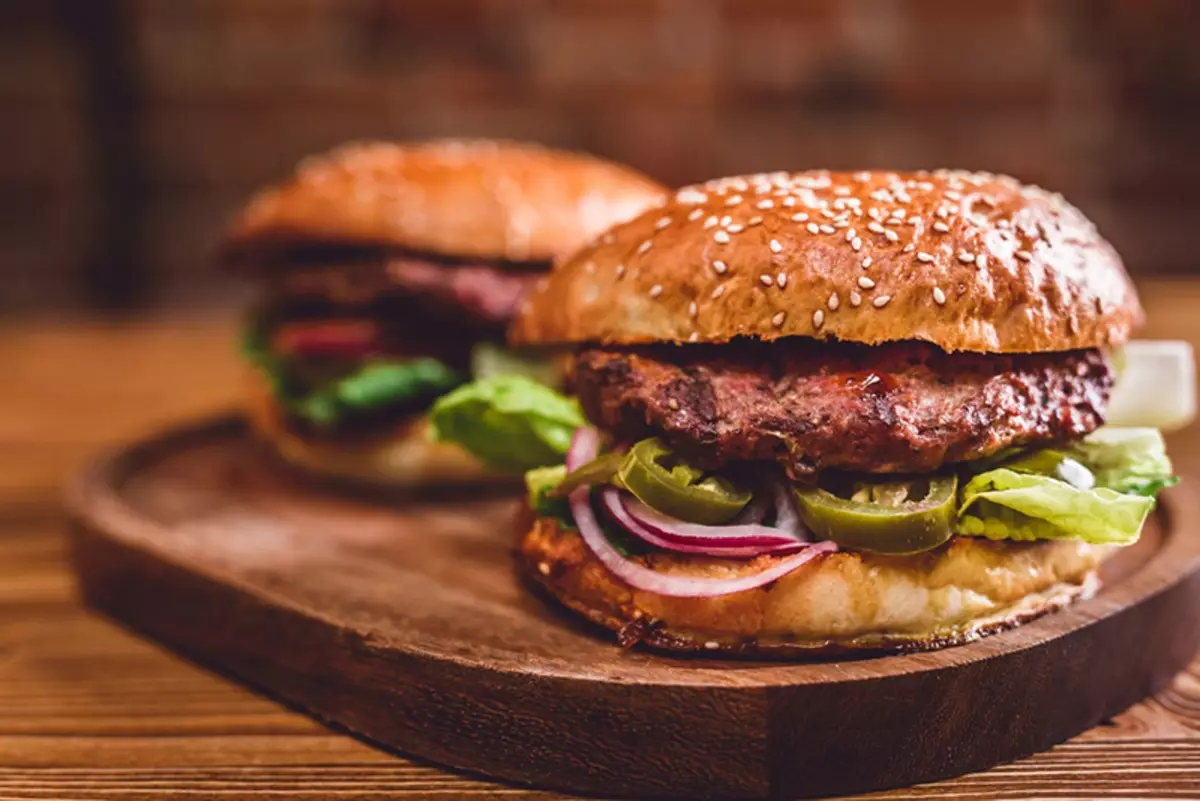 10 burger dari seluruh dunia yang tidak malu