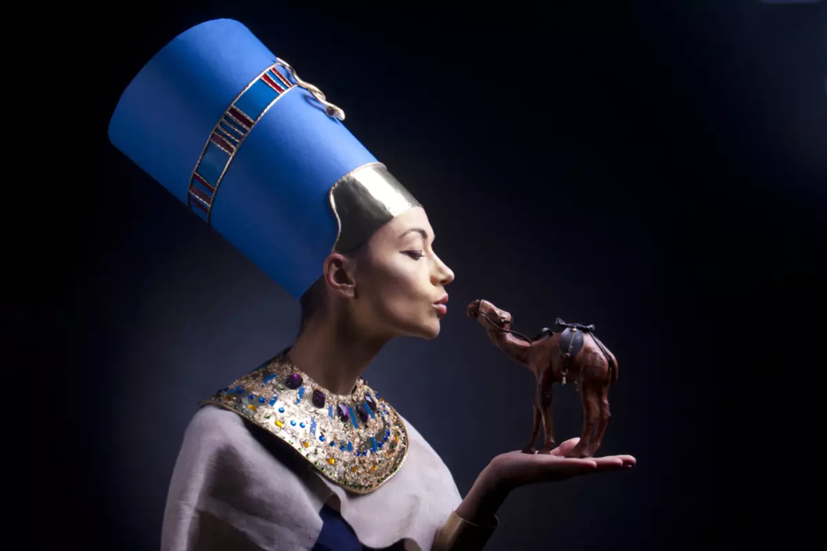 Оригинал песни нефертити. Нефертити. Нефертити фото. Нефертити современная. Фотосессия под Нефертити.