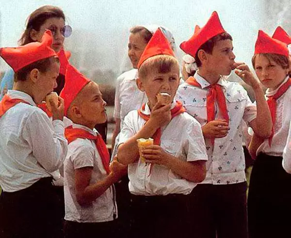 Лимонад, "бәрәңге" һәм монпака: балачак нечкәләре