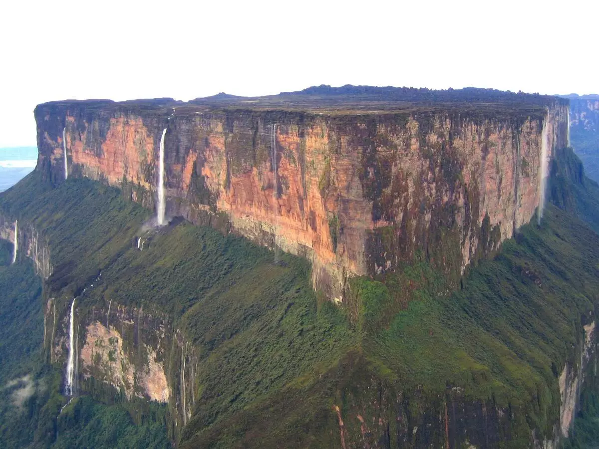 Mount-rorgaima.