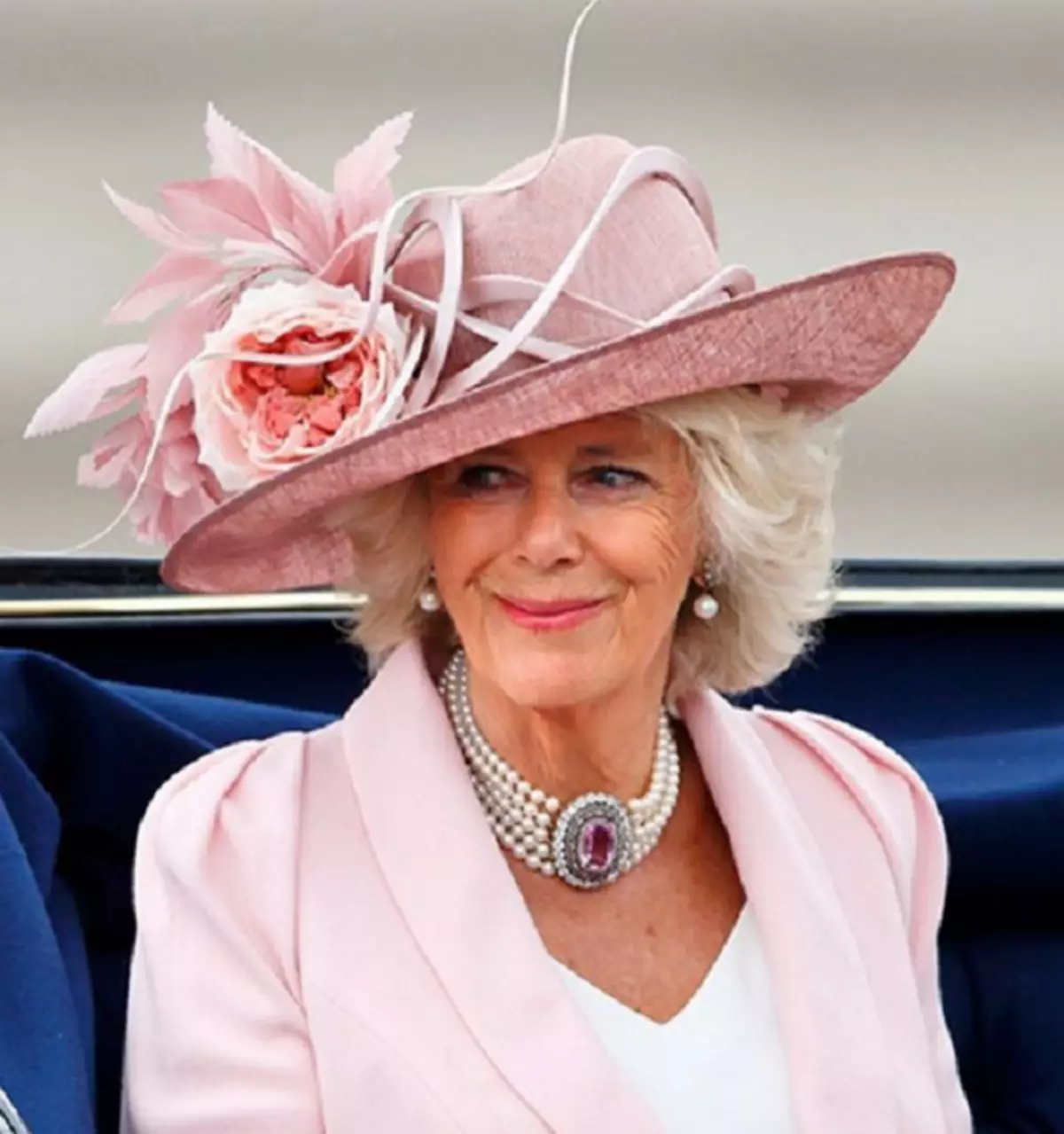 Camilla Parker Bowls: Bagaimana cara menolak Pangeran dua kali dan menjadi pengantin wanita di Queen of England 40235_7