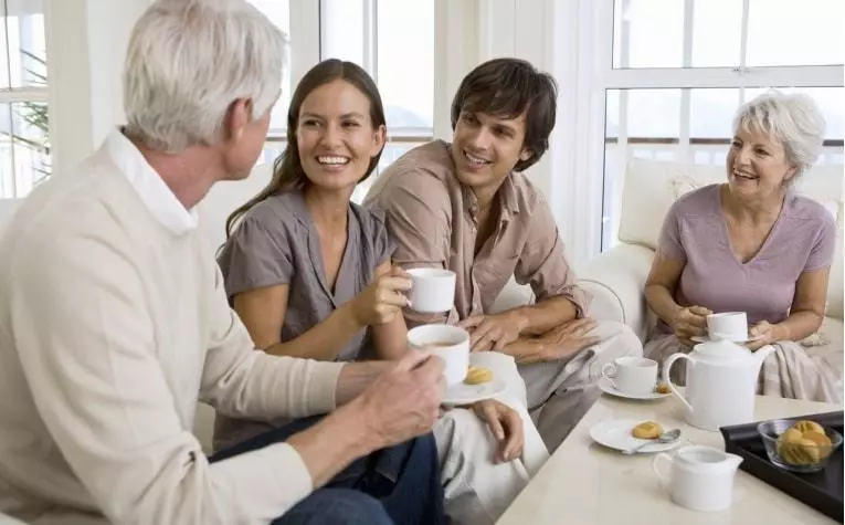 Comment comprendre qu'il est temps de familiariser le choisi avec les parents