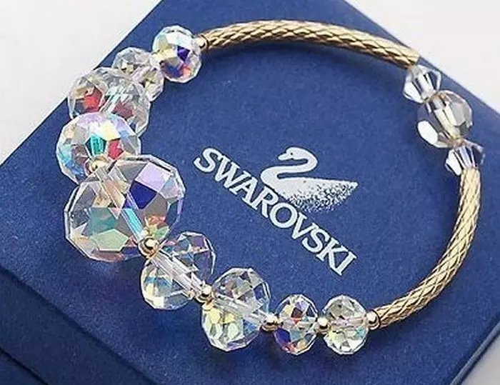 Ukuntu kristu yo muri swarovski yatsinze isi 40673_1