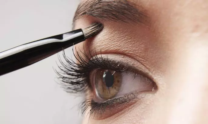 What is an eyebrow microcession and who needs it 40954_1